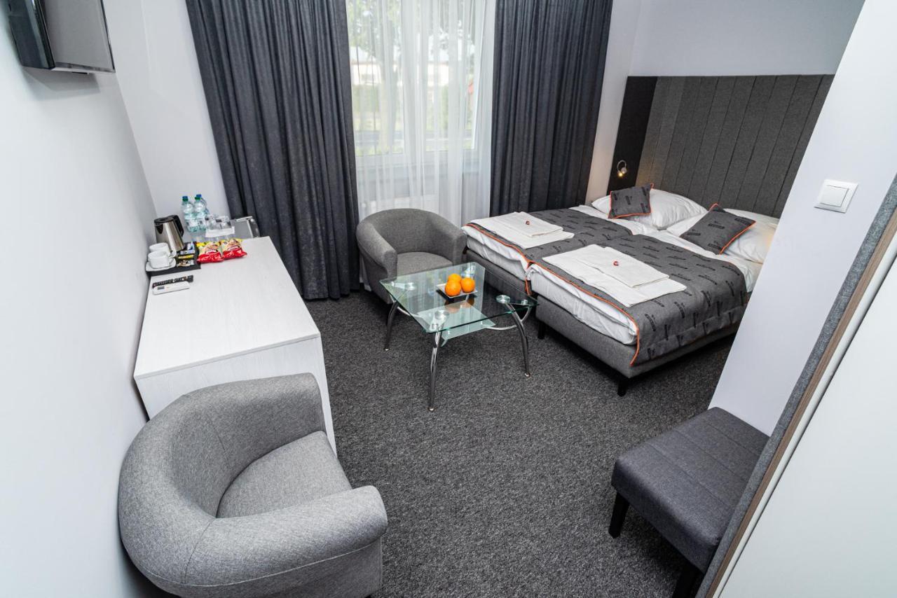 Fortisline Pokoje Z Klimatyzcja Sauna Apartment Opole Luaran gambar