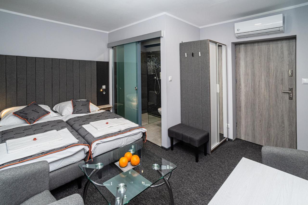Fortisline Pokoje Z Klimatyzcja Sauna Apartment Opole Luaran gambar
