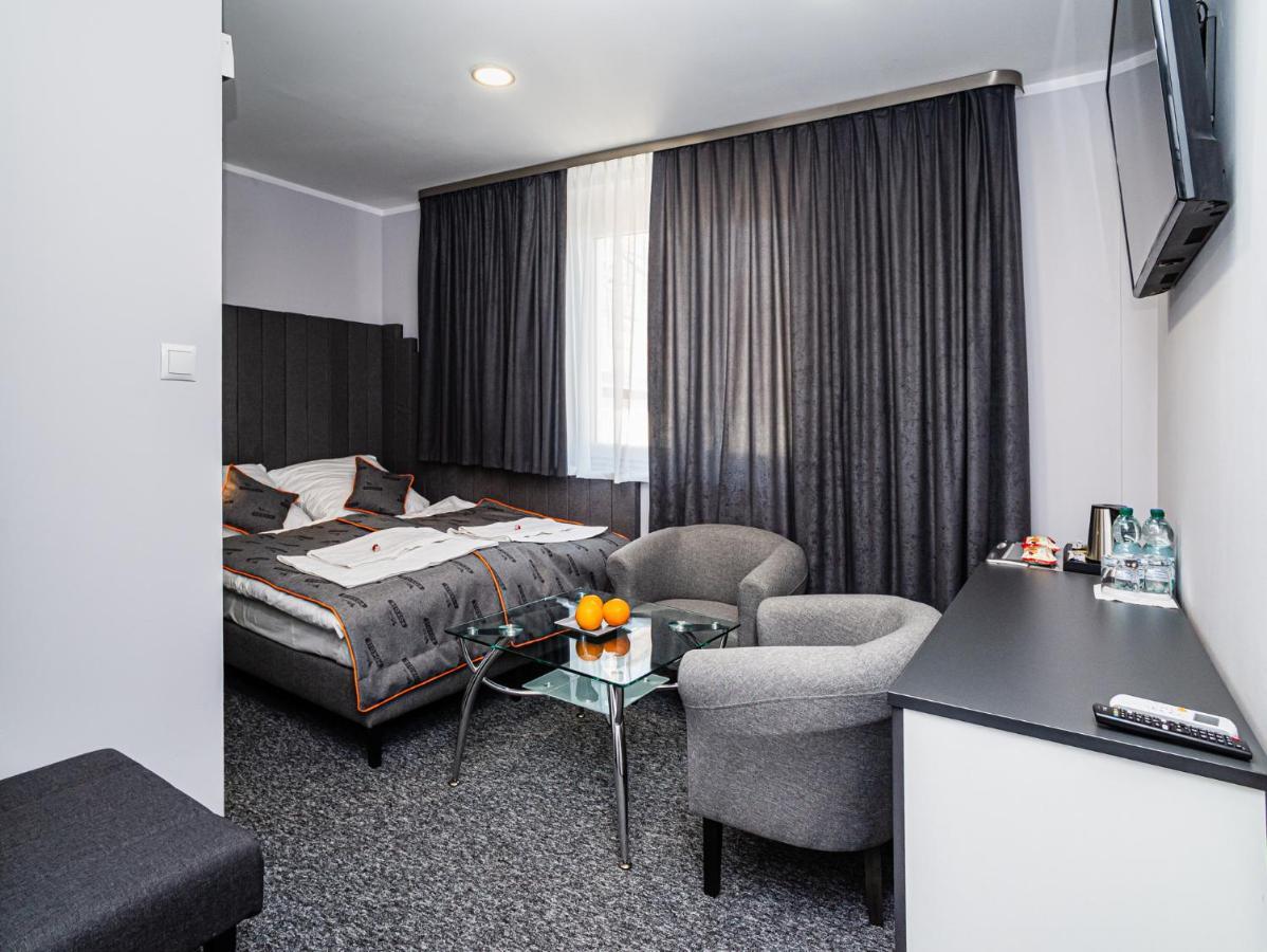 Fortisline Pokoje Z Klimatyzcja Sauna Apartment Opole Luaran gambar